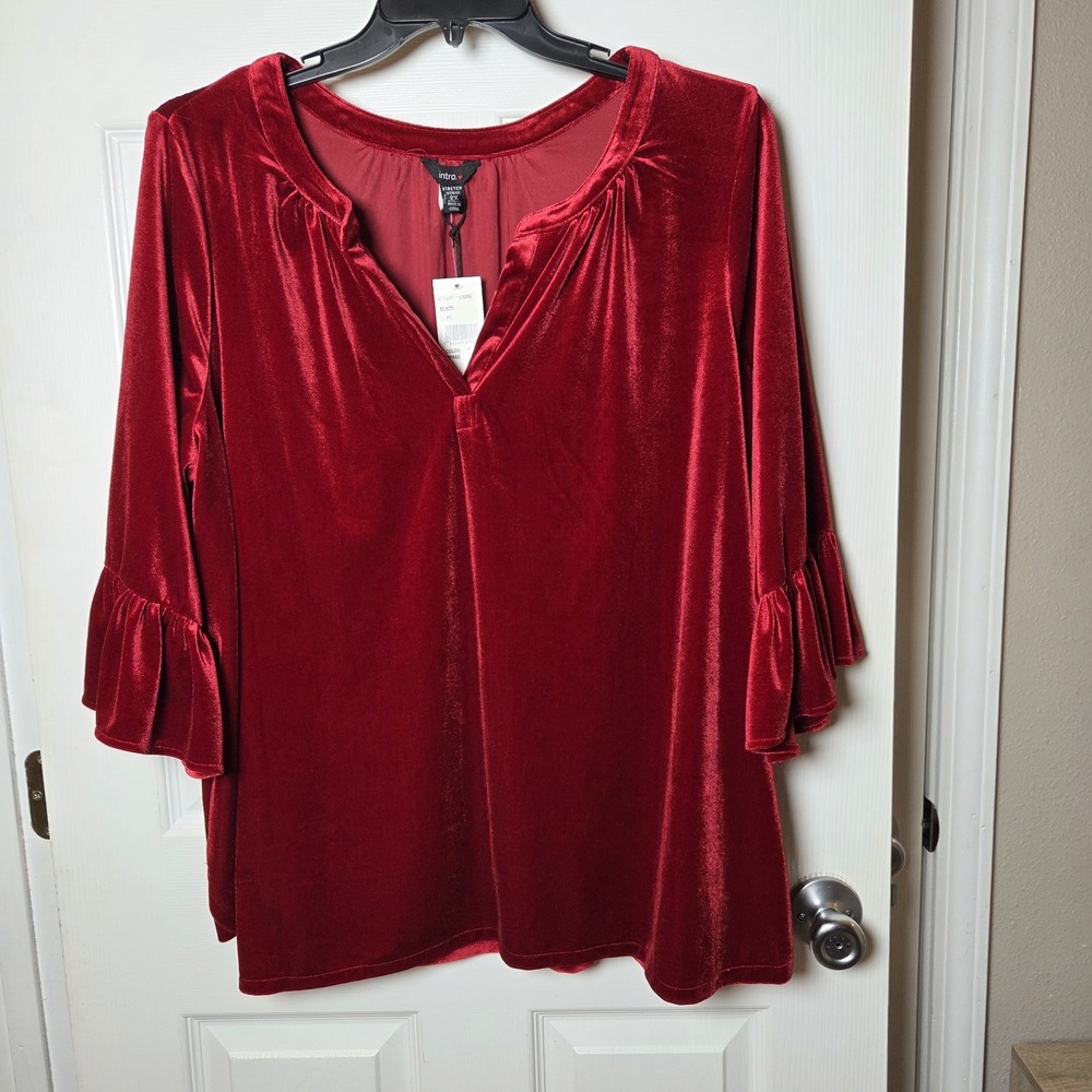 Intro 2X red velvet stretch bell slv top NWT holiday festive party event chic